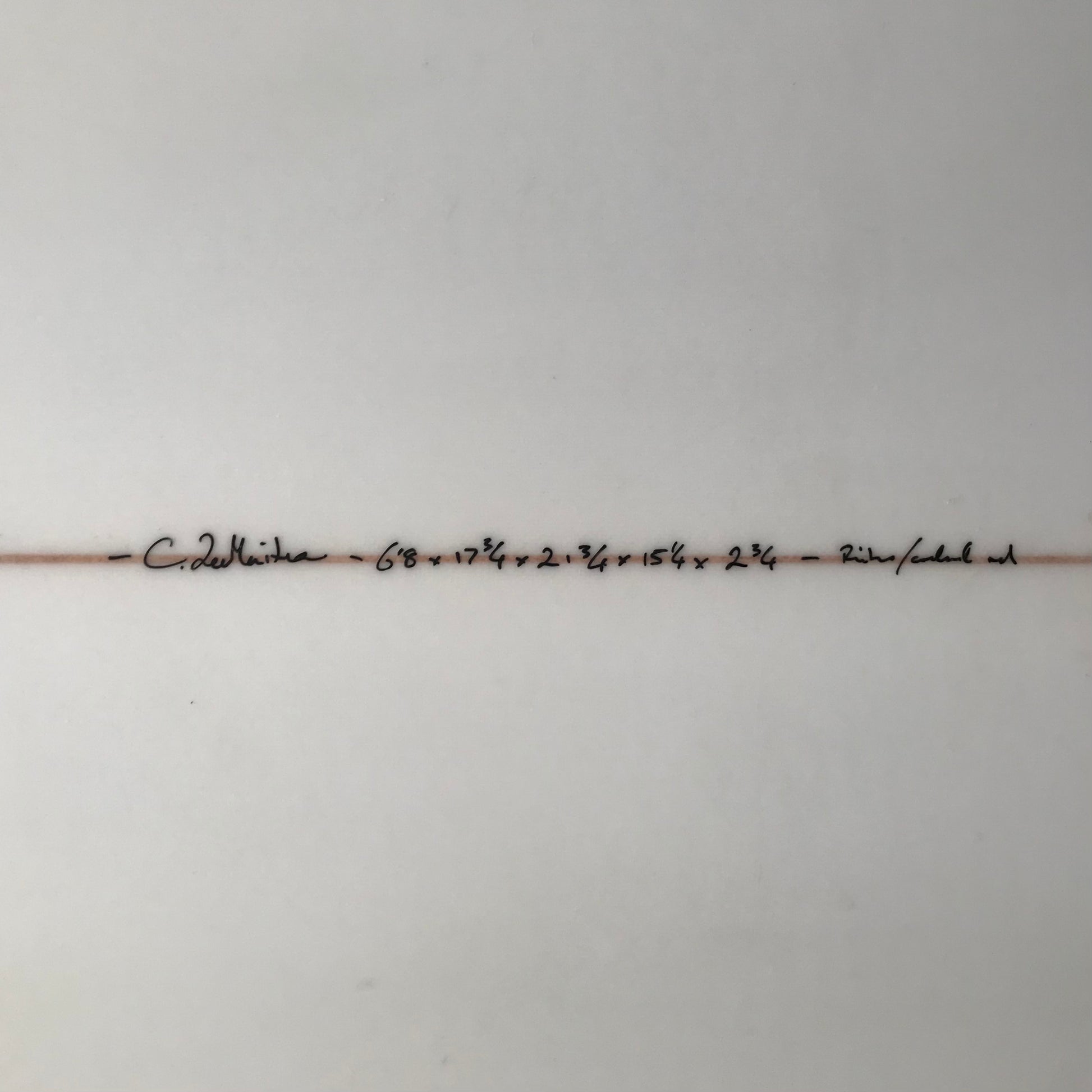 Keyo Egg displacement hull 6'8" secondhand surfboard dimensions close-up