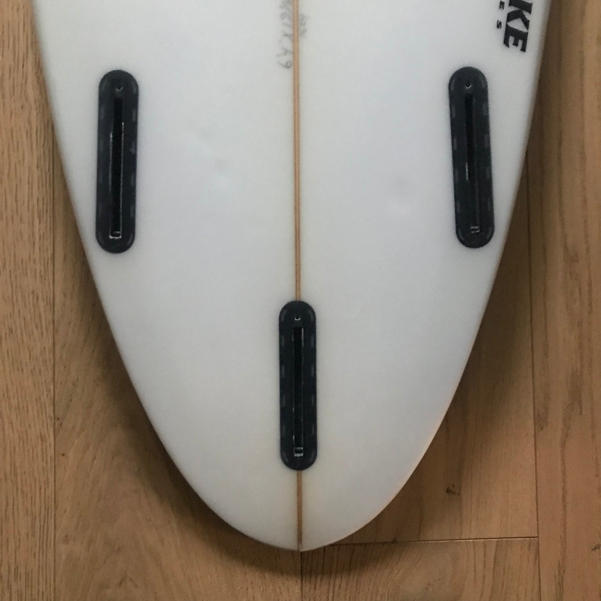 Kirk Bierke Step-Up 6'4" secondhand surfboard fin box close-up