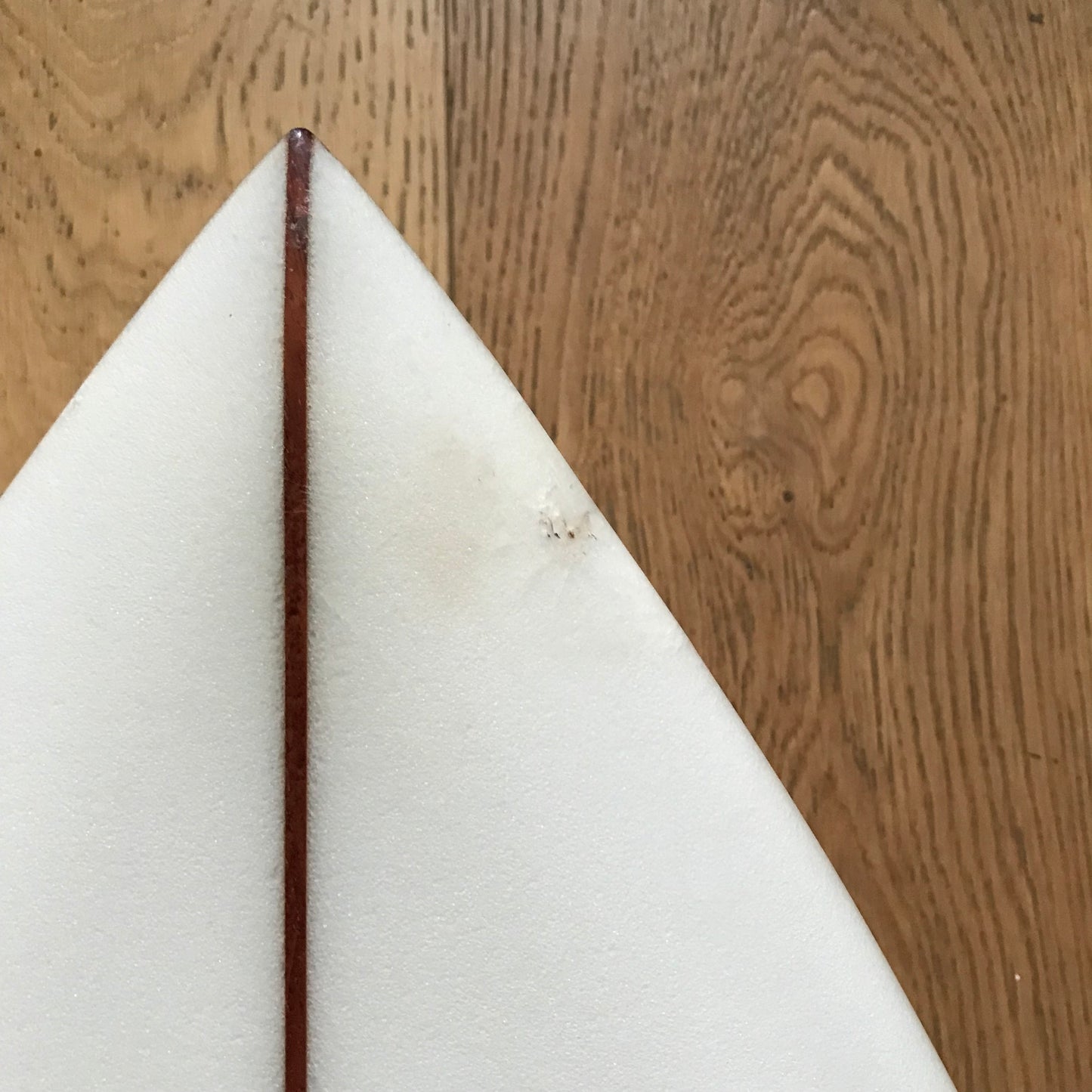 Mackie Designs Side Cut 6'8" secondhand surfboard scratched