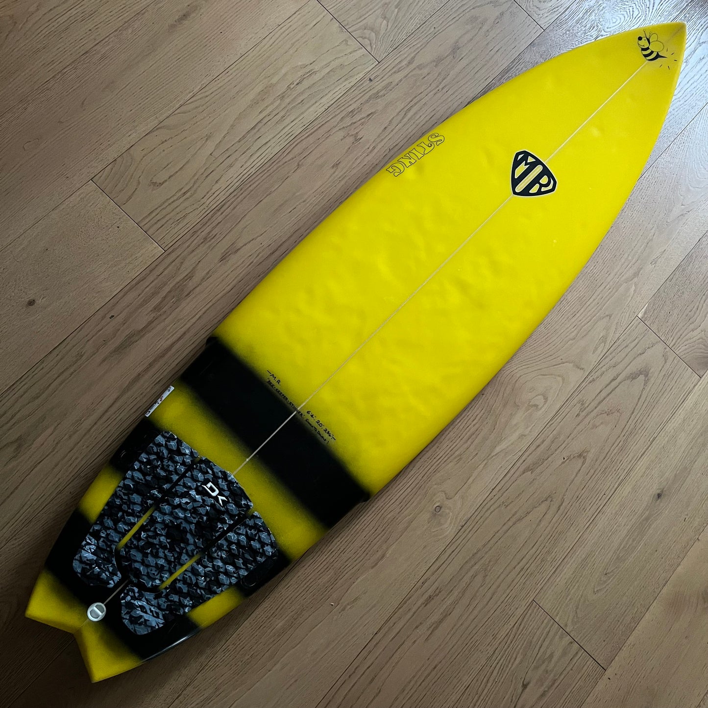 Mark Richards Surfboards Da Sting FCS1 tri 6'4" secondhand surfboard top view