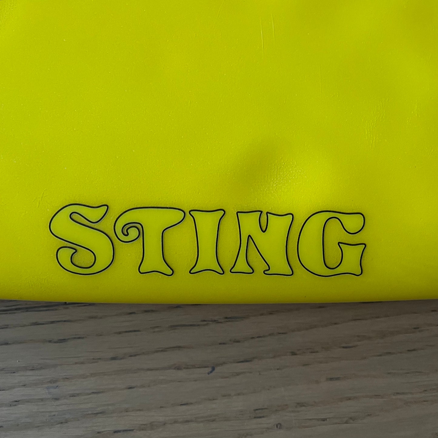 Mark Richards Surfboards Da Sting FCS1 tri 6'4" model logo close-up