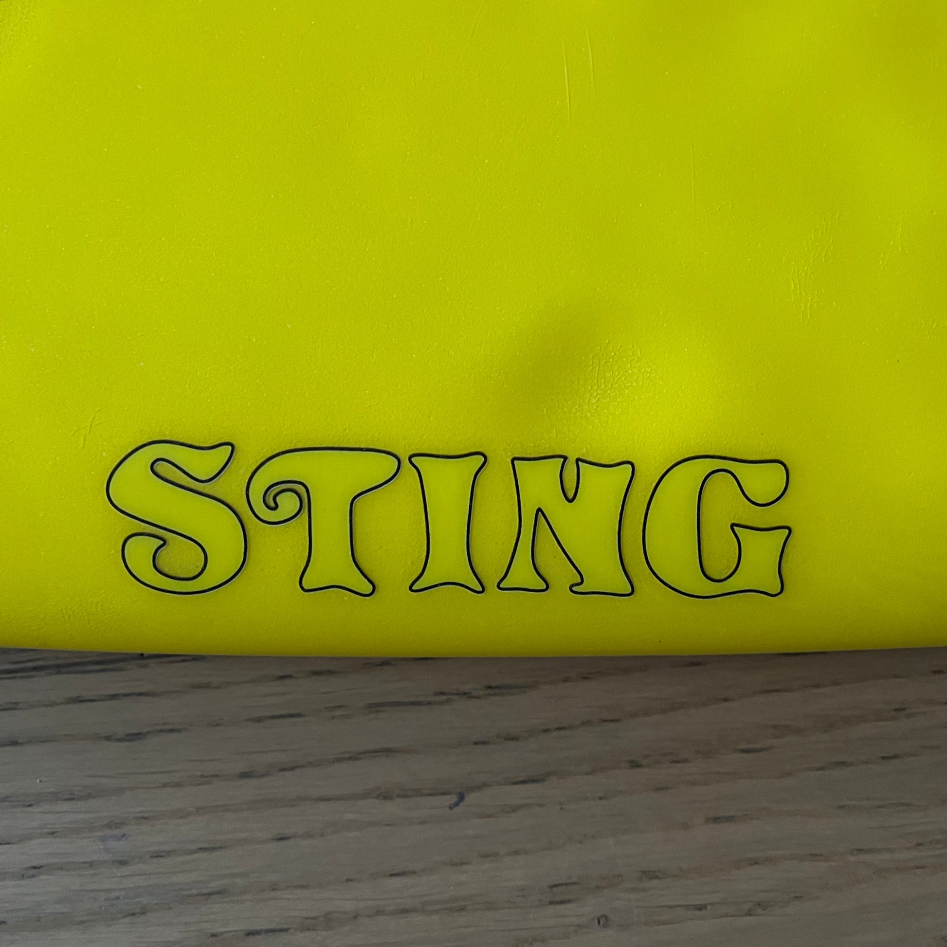 Mark Richards Surfboards Da Sting FCS1 tri 6'4" model logo close-up