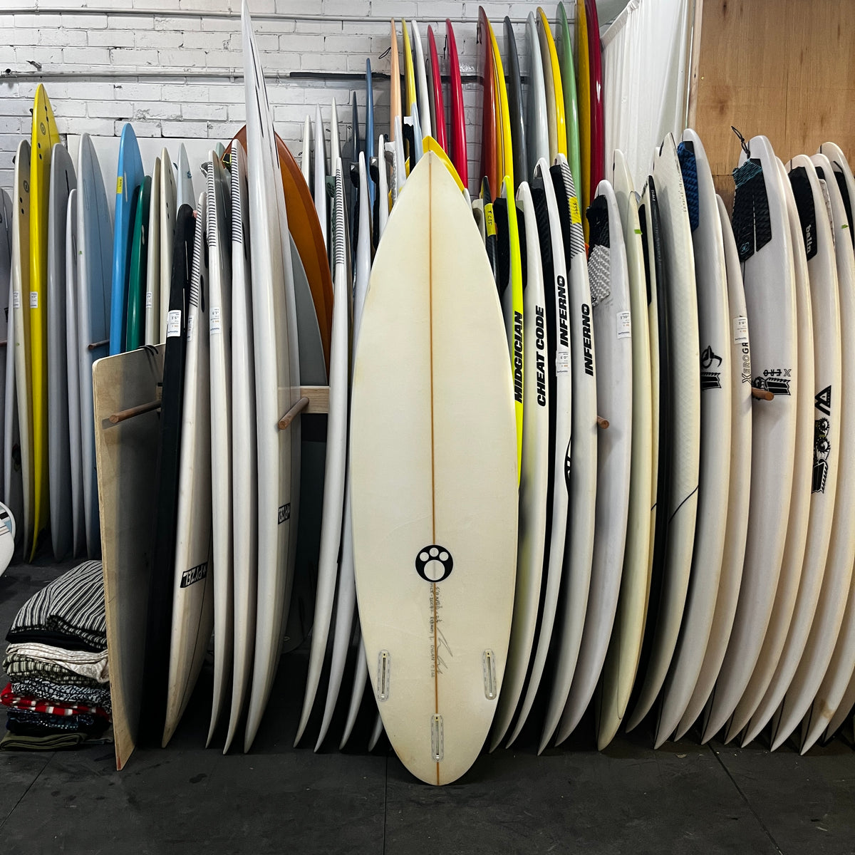 Maurice Cole RV Shorty 5'11" secondhand surfboards bottom view