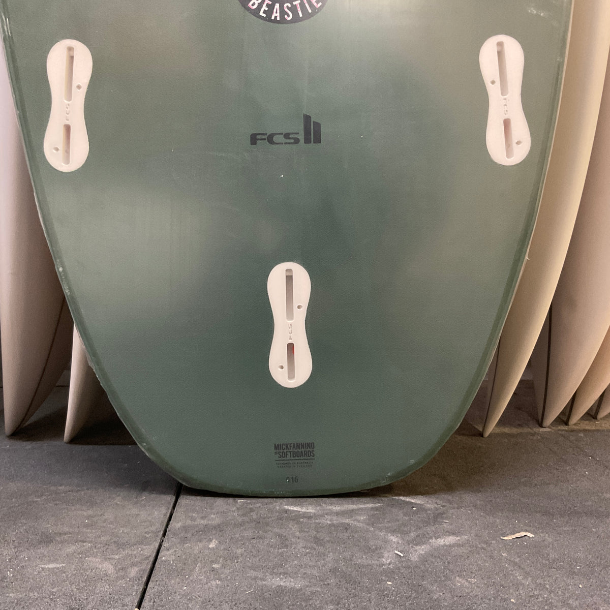 MF The Beastie 2.0 Super EVA 6'6" secondhand surfboards fin box close-up