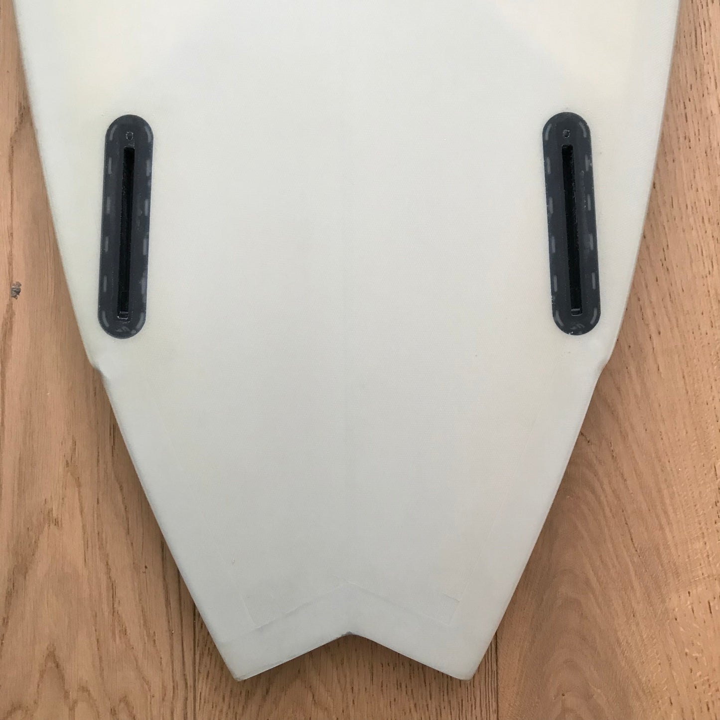 NUU Face Palm 5'10" secondhand surfboard fin box close-up