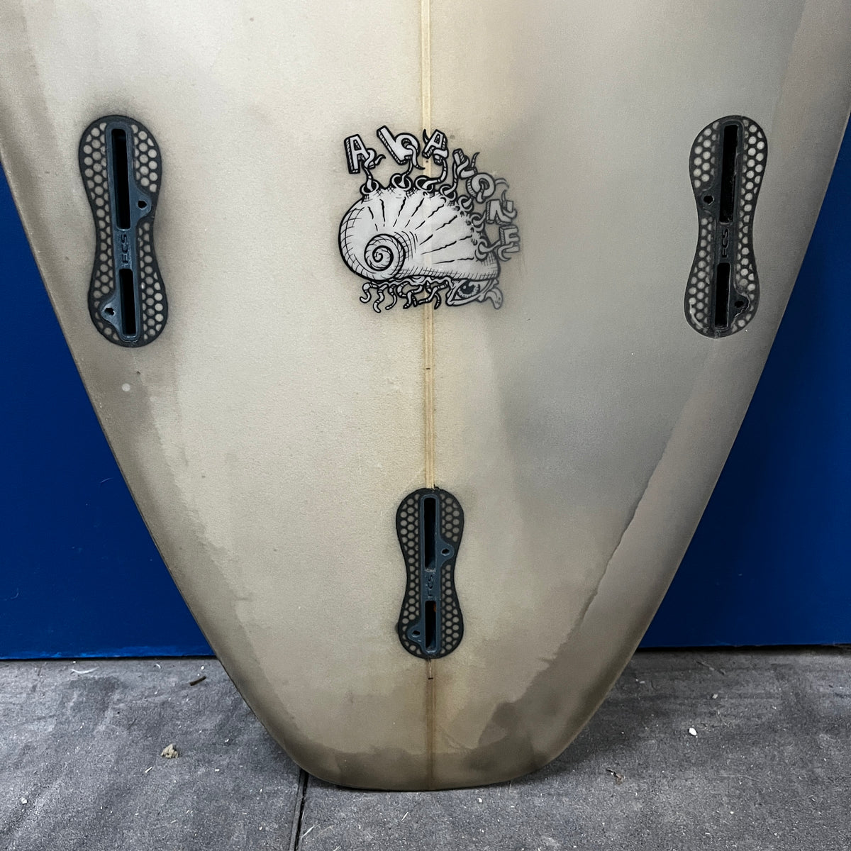 Oke Abalone 5'11" secondhand surfboards fin box close-up