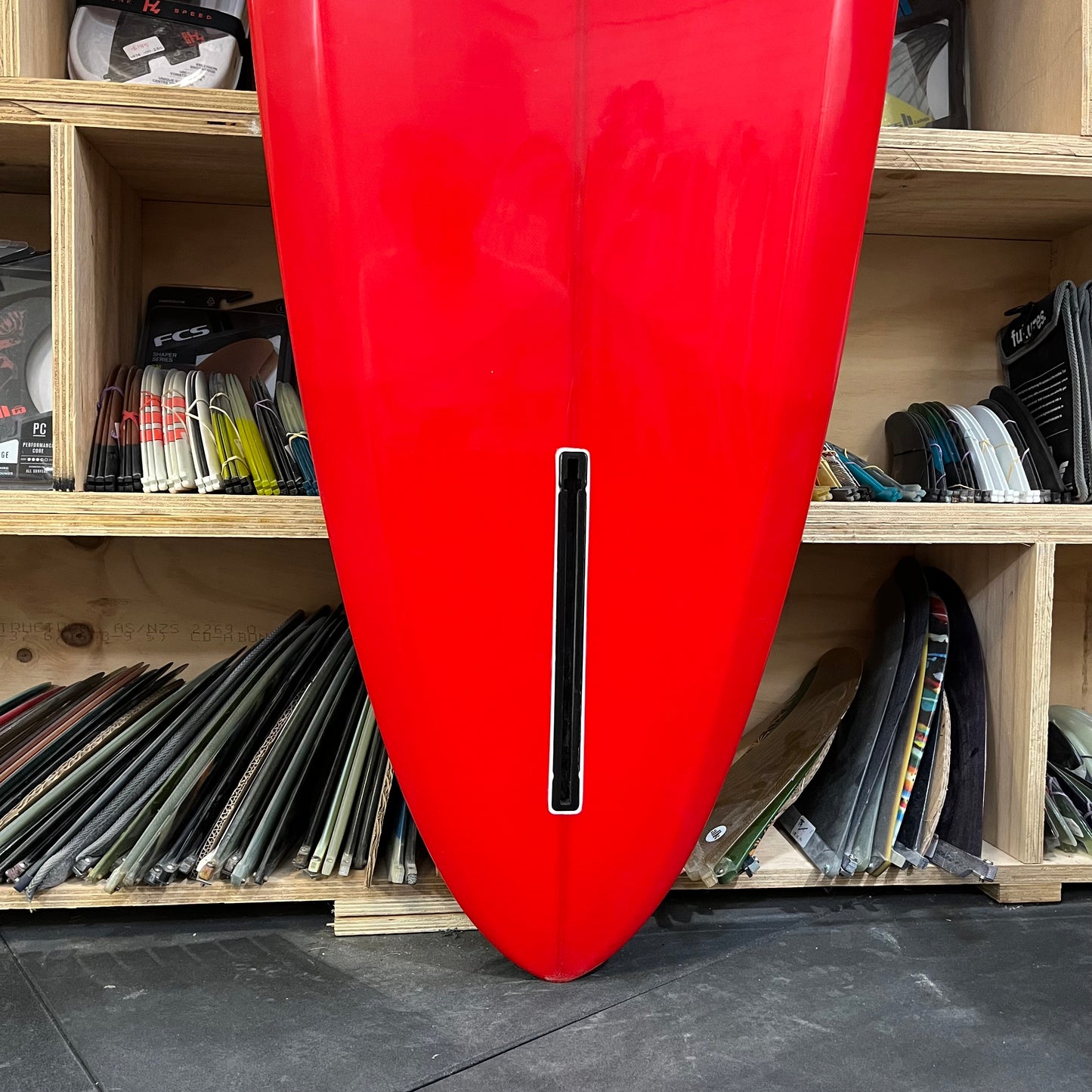 Oke Surfboards longboards 9'1" secondhand surfboard fin box close-up
