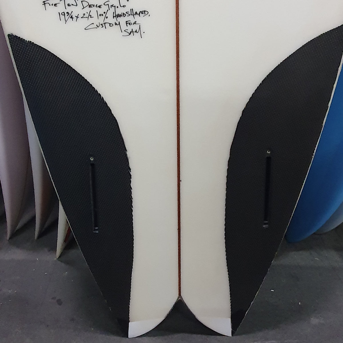 PB Custom Paolo Bianchinotti Deuce Gigolo twin fin 5'10" secondhand surfboards fin box close-up