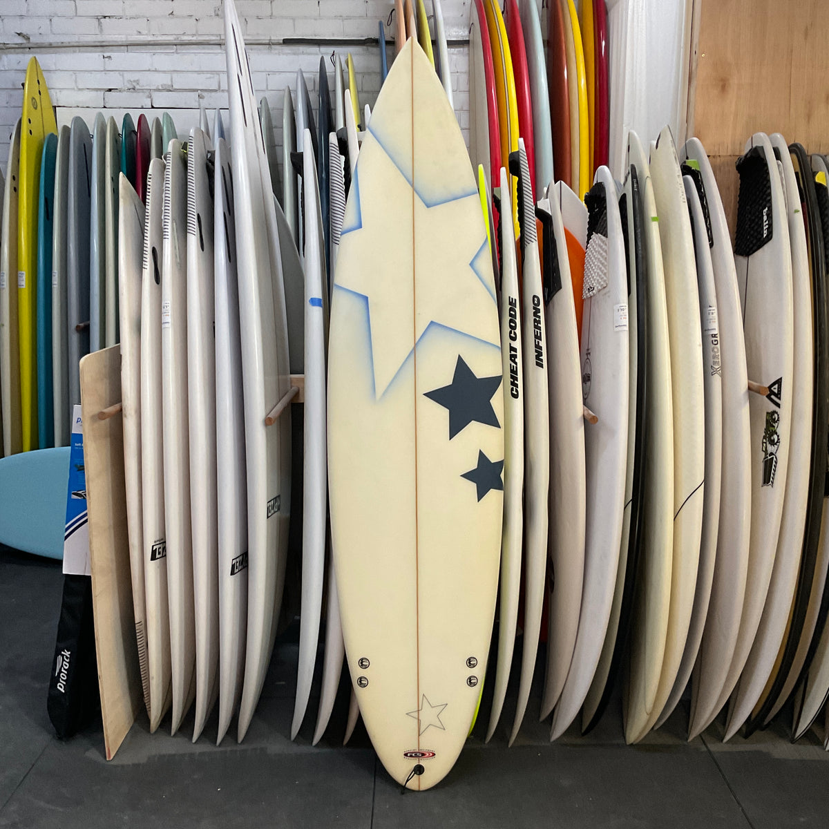 Prime fibreglass shortboard 6'8" secondhand surfboards top view