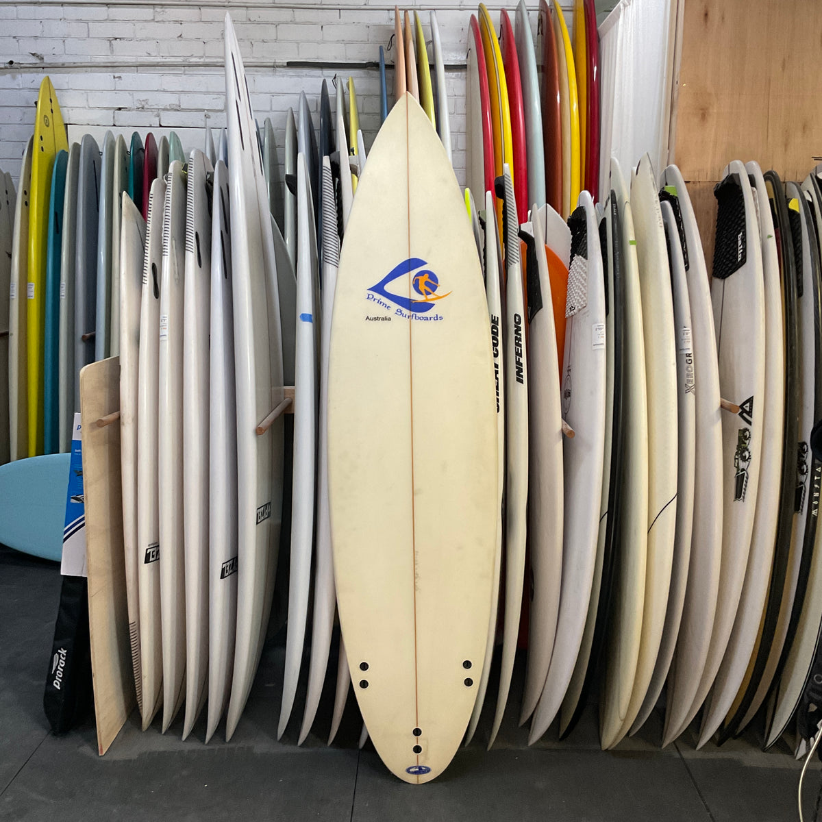 Prime fibreglass shortboard 6'8" secondhand surfboards bottom view