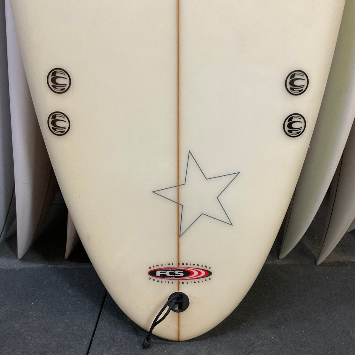 Prime fibreglass shortboard 6'8" secondhand surfboards
