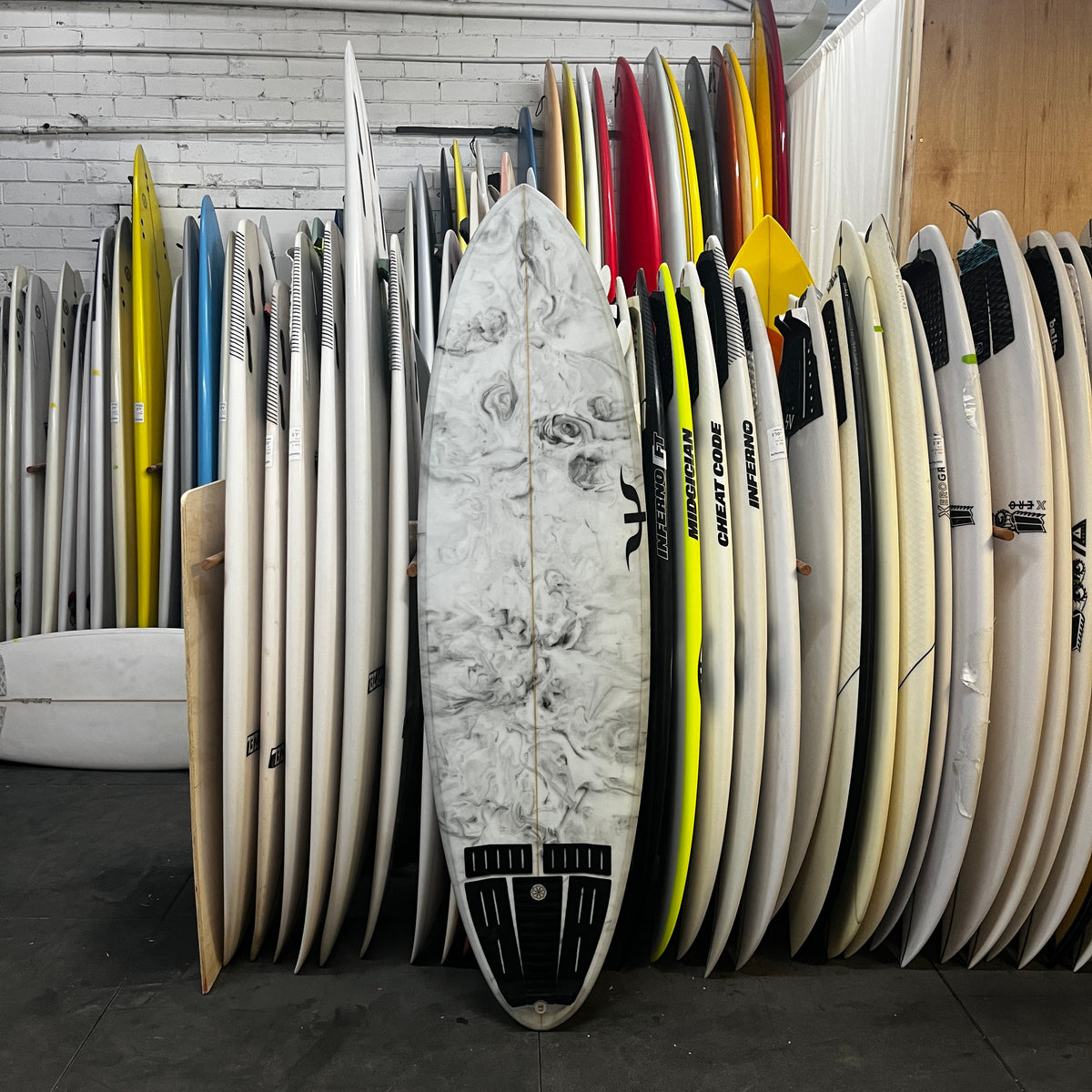 Psillakis 2+1 twinny 6'2" secondhand surfboards close-up