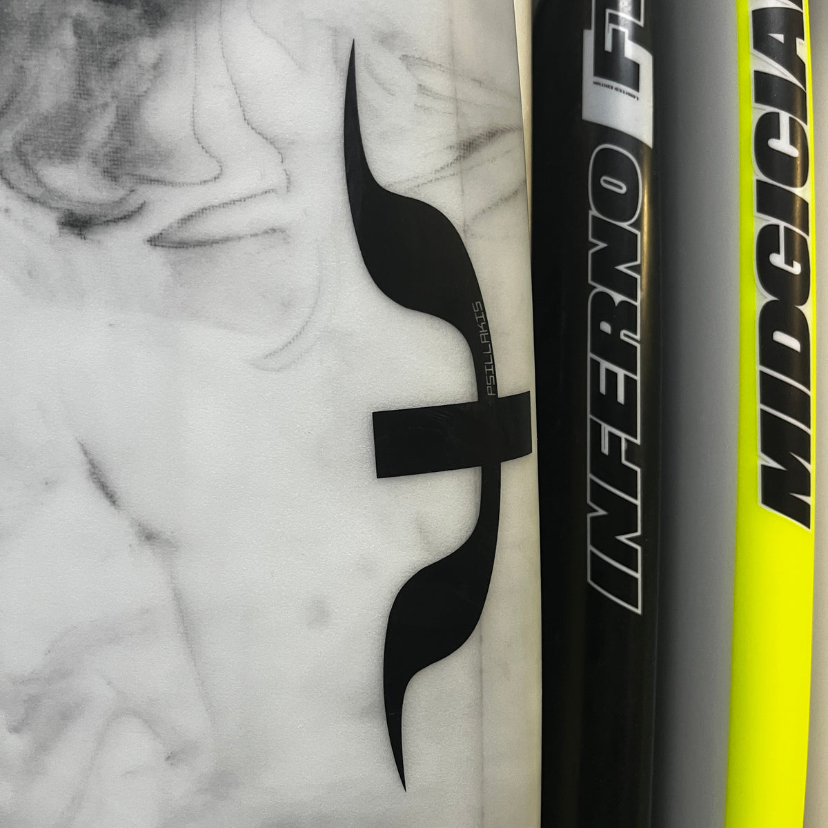 Psillakis 2+1 twinny 6'2" secondhand surfboards brand logo close-up