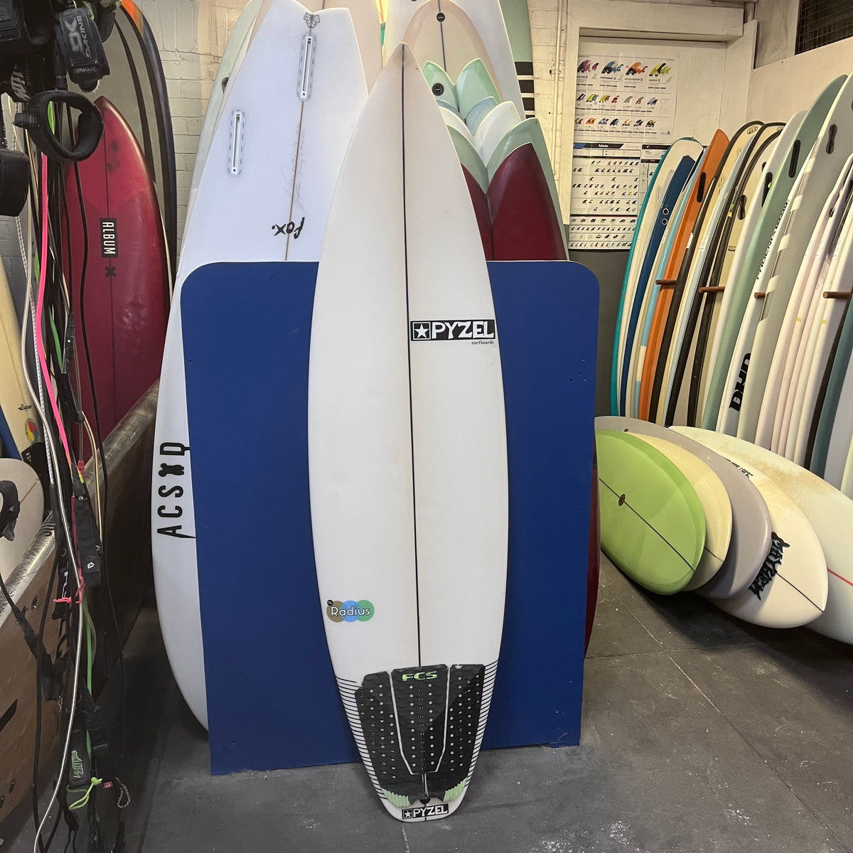 Pyzel Radius 5'11" secondhand surfboard top view