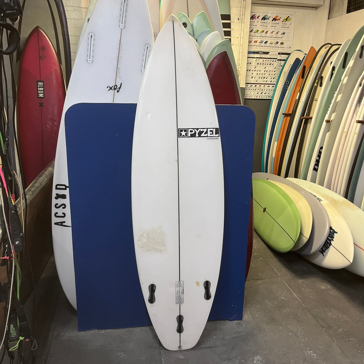 Pyzel Radius 5'11" secondhand surfboard bottom view
