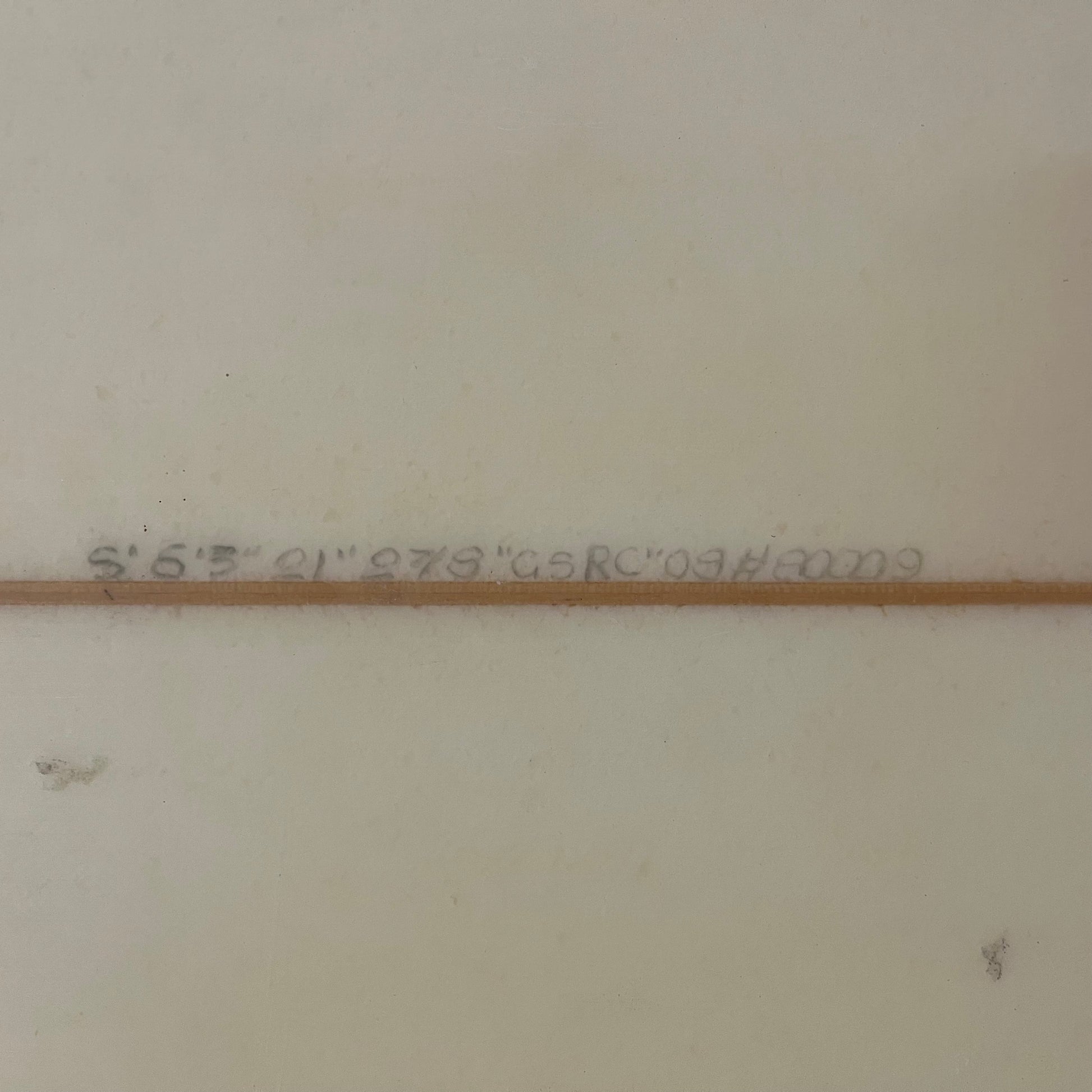 Rip Curl Maurice Cole thruster 6'5" secondhand surfboard dimension close-up