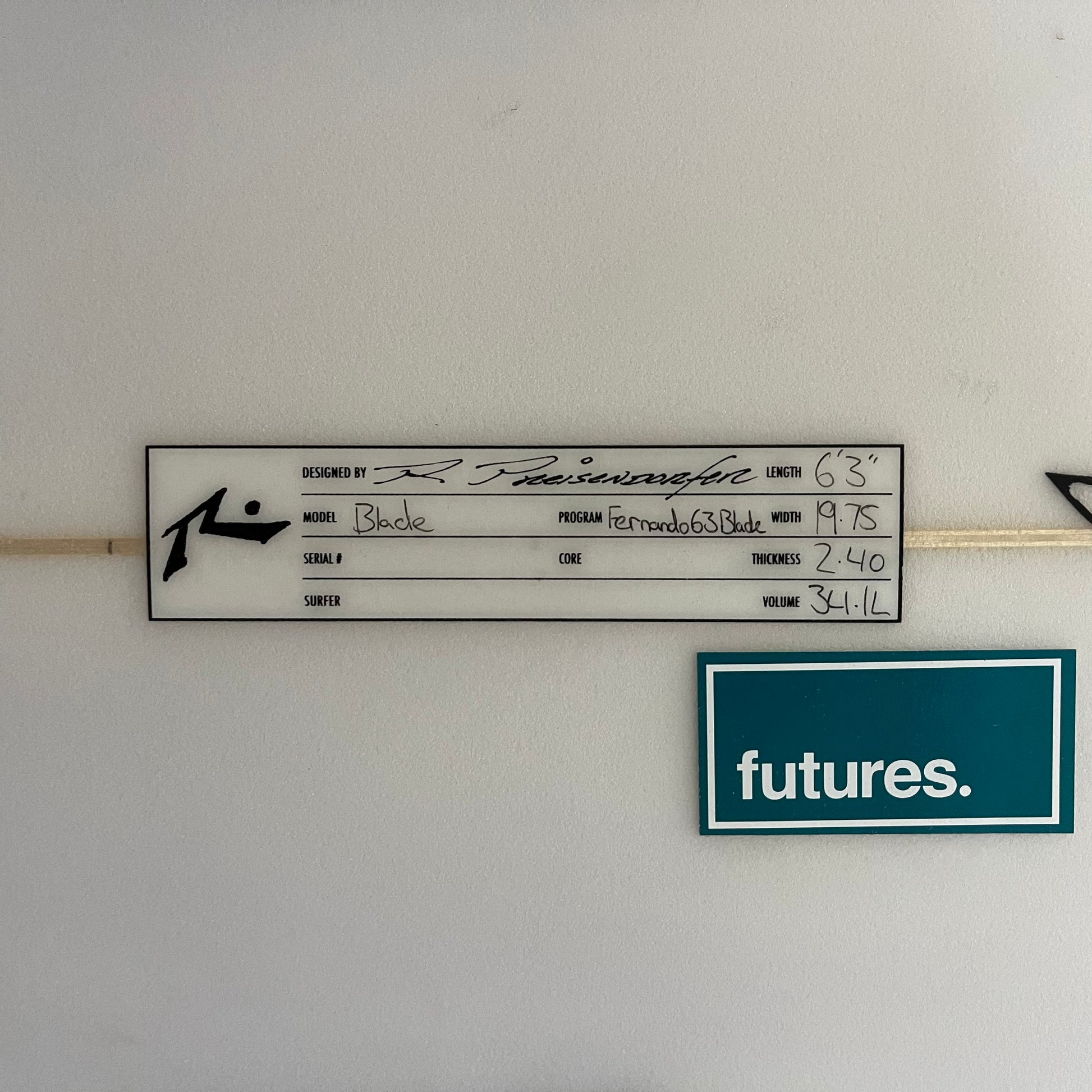 Rusty Blade rounded pin 6'3" secondhand surfboard dimensions close-up