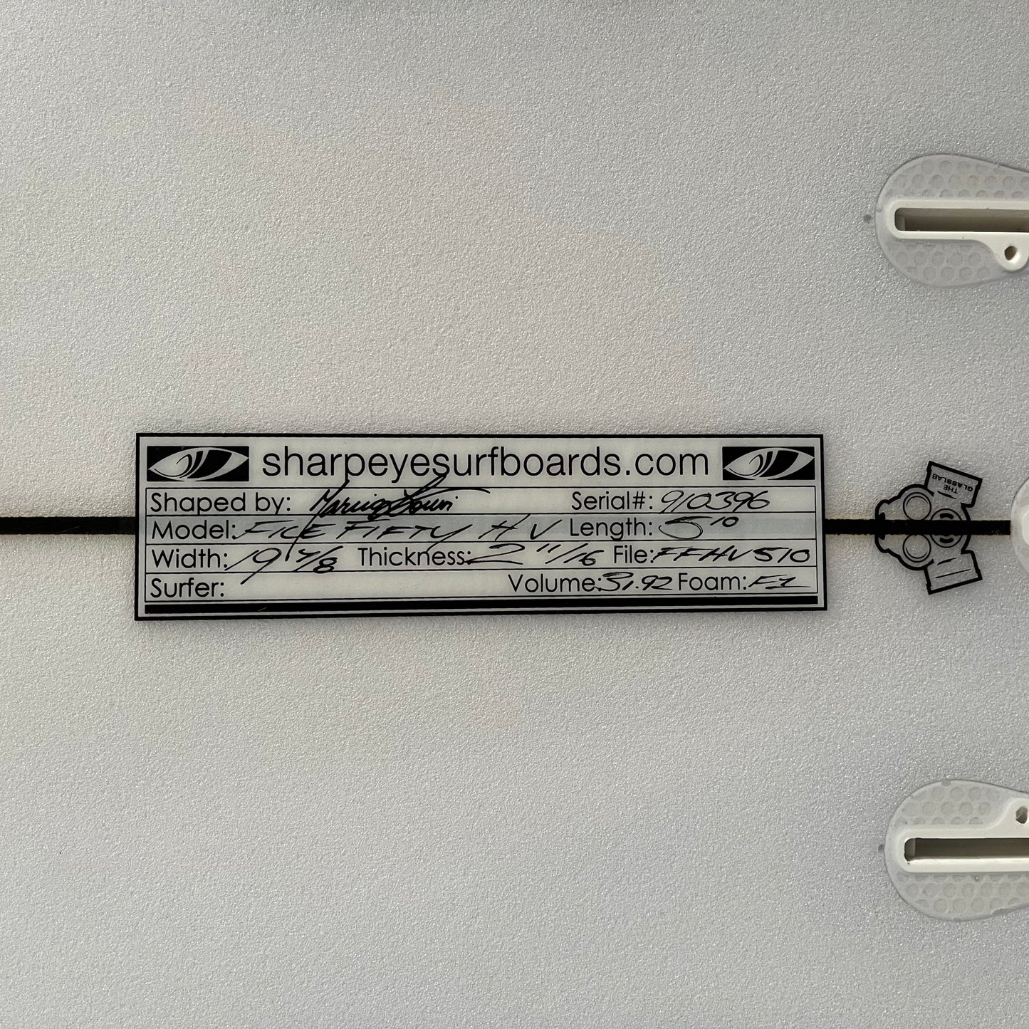 Sharpeye File Fifty HV 5'10" secondhand surfboard dimensions close-up