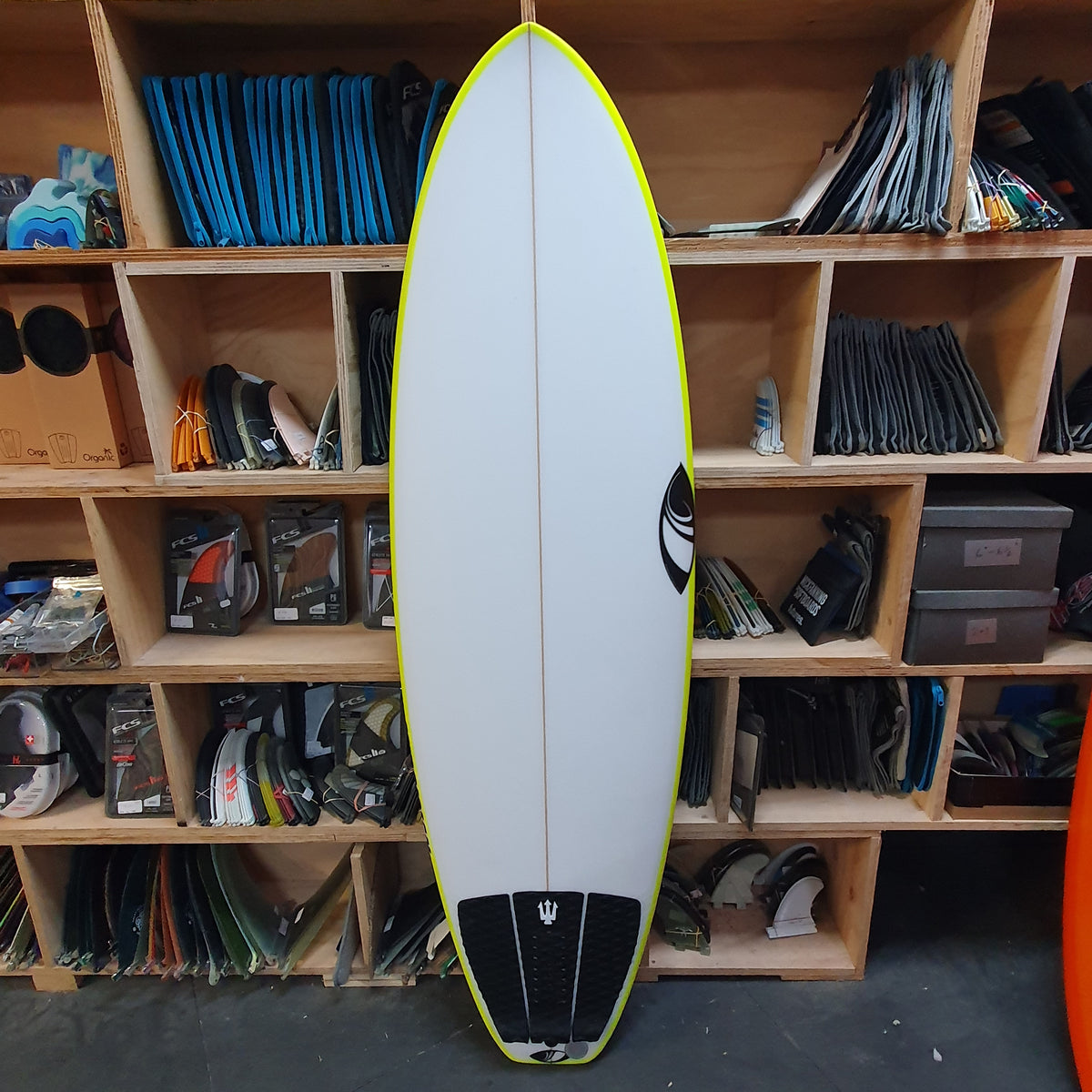 Sharpeye Midgician 5'10" secondhand surfboards top view
