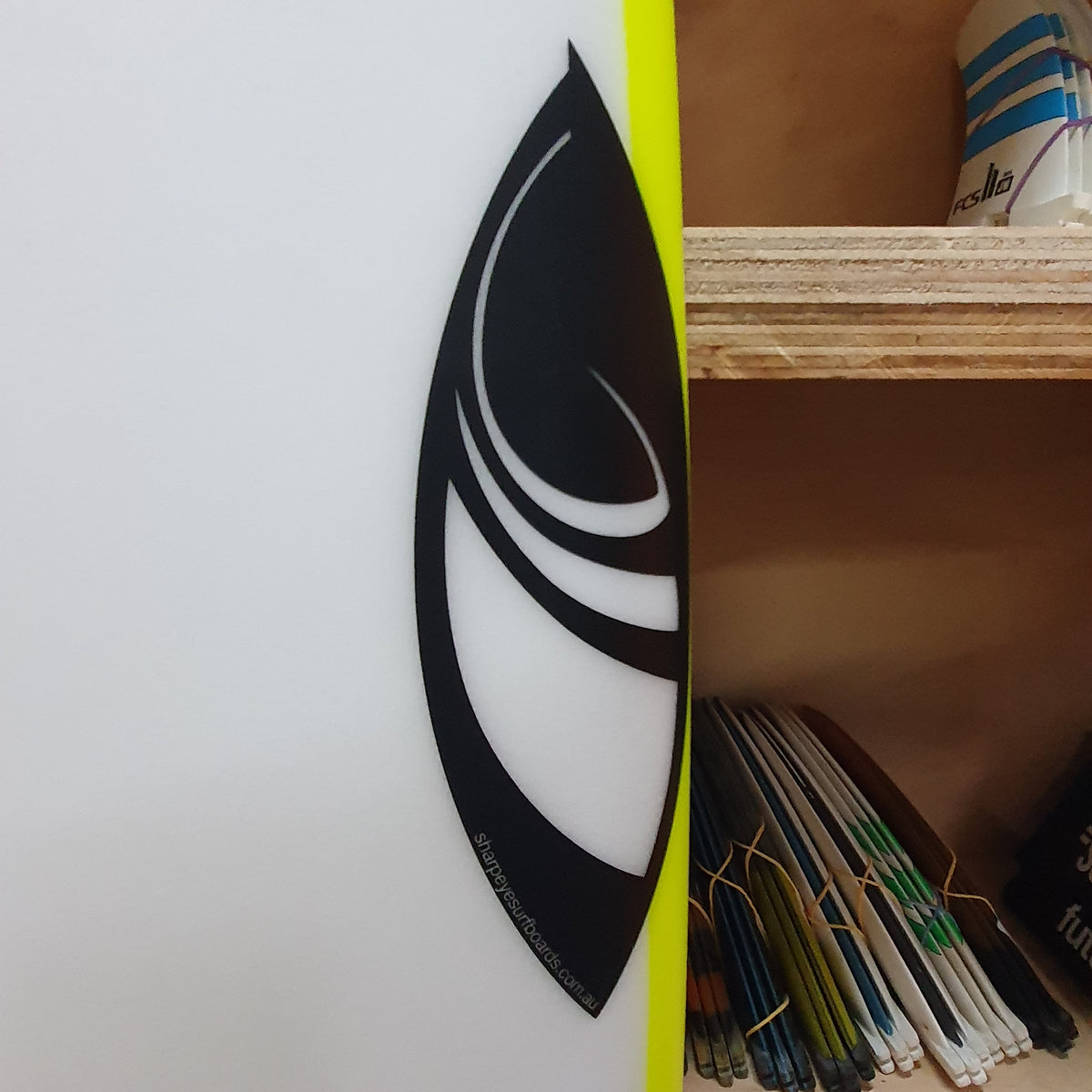 Sharpeye Midgician 5'10" secondhand surfboards brand logo close-up