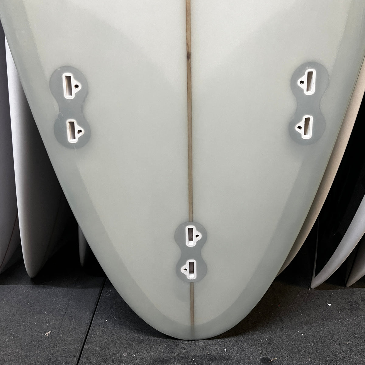 Sideways Riz mini mal 7'4" secondhand surfboards fin box close-up