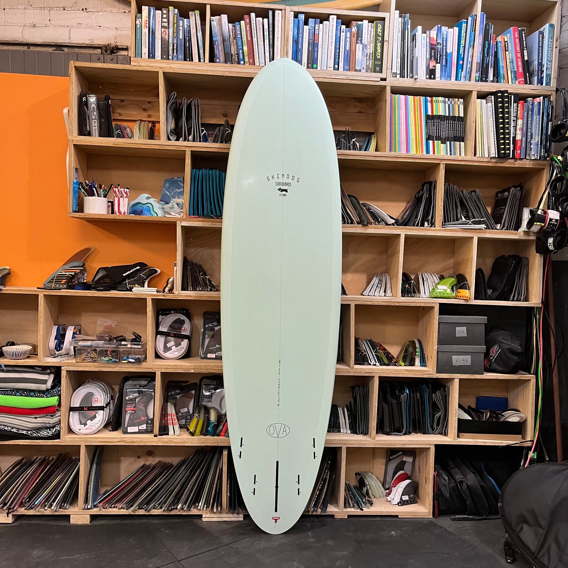 Skindog Ova 7'6" secondhand surfboard bottom view