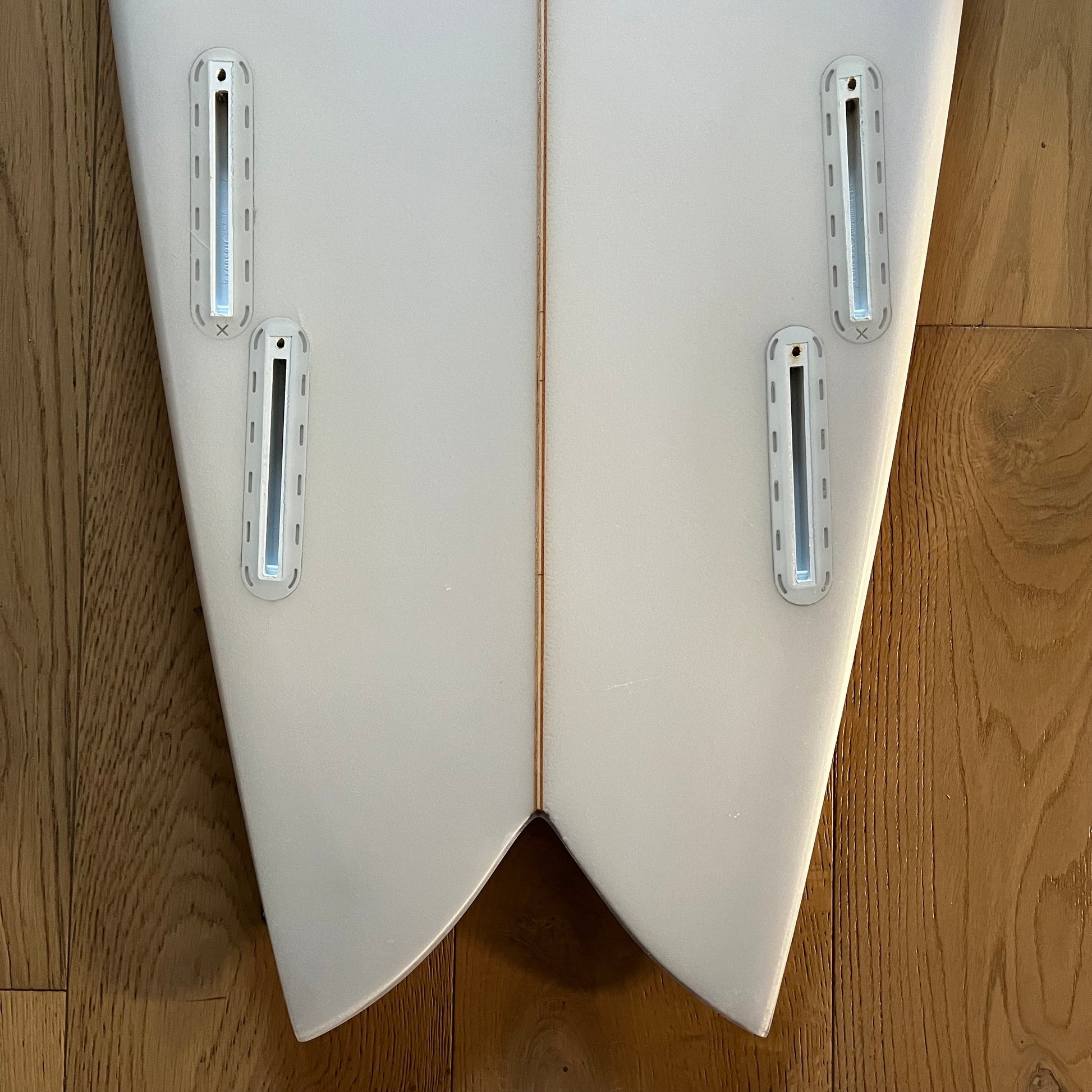 South Coast Twinzer 7'6" secondhand surfboard fin box close-up