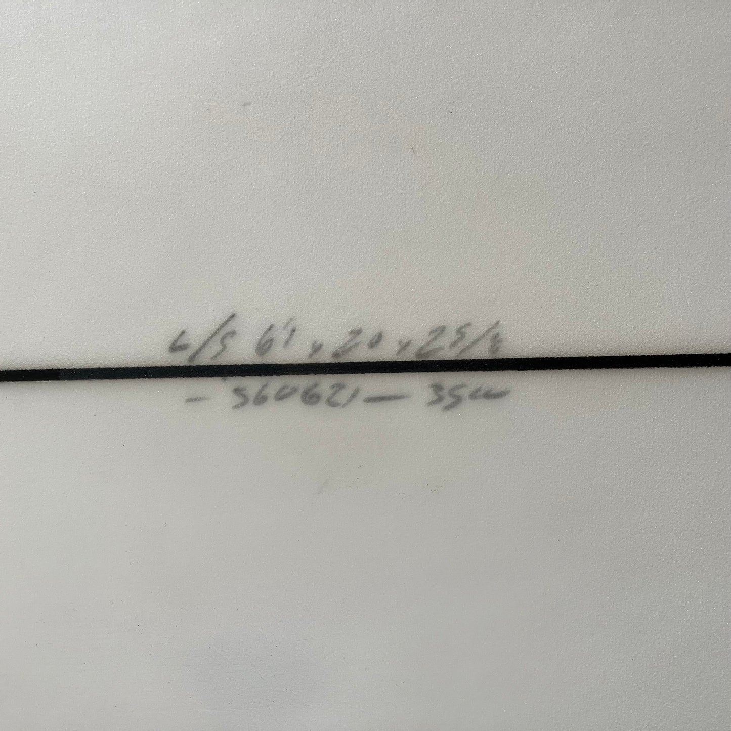 Stacey Master Killer 6'11" secondhand surfboard dimensions close-up