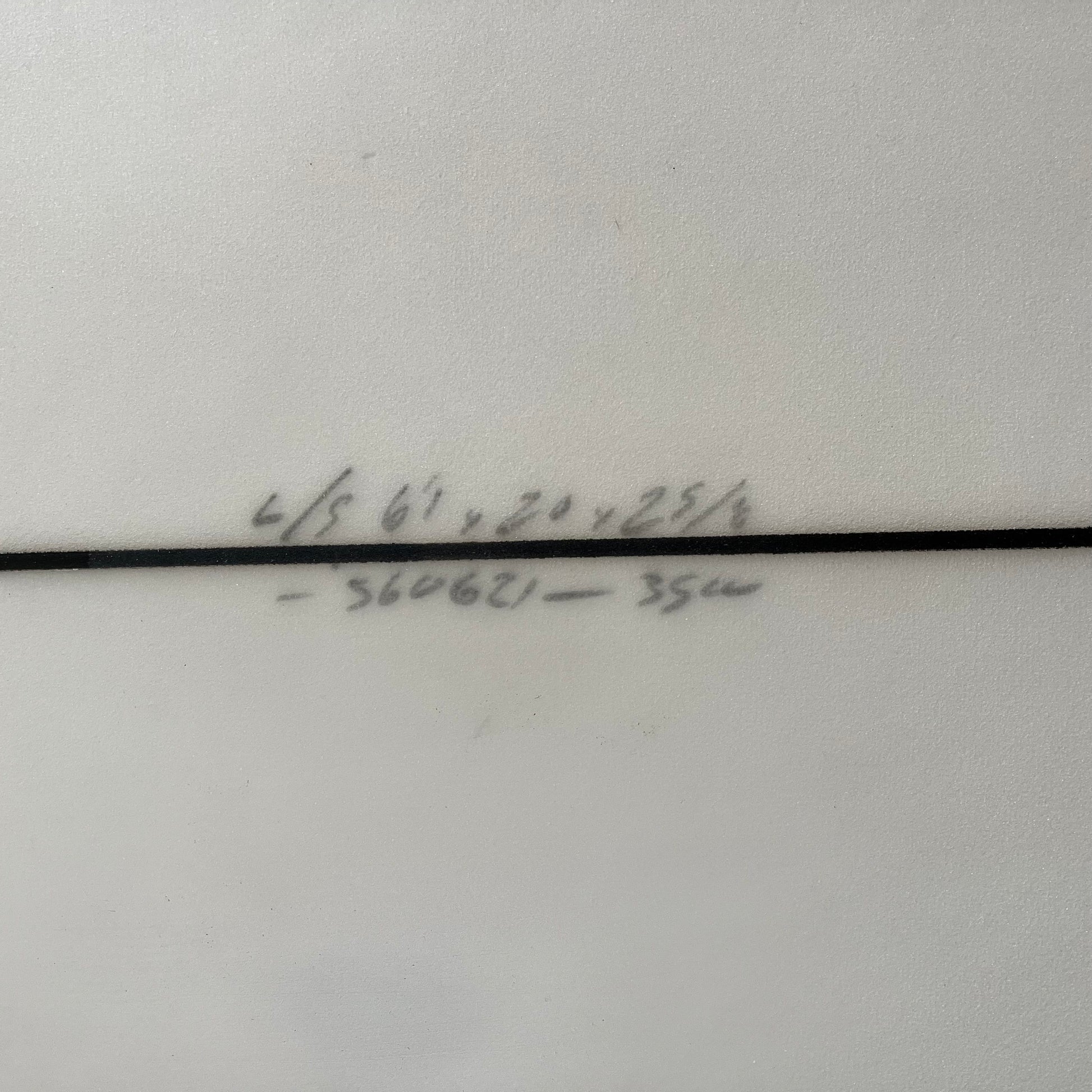 Stacey Master Killer 6'11" secondhand surfboard dimensions close-up