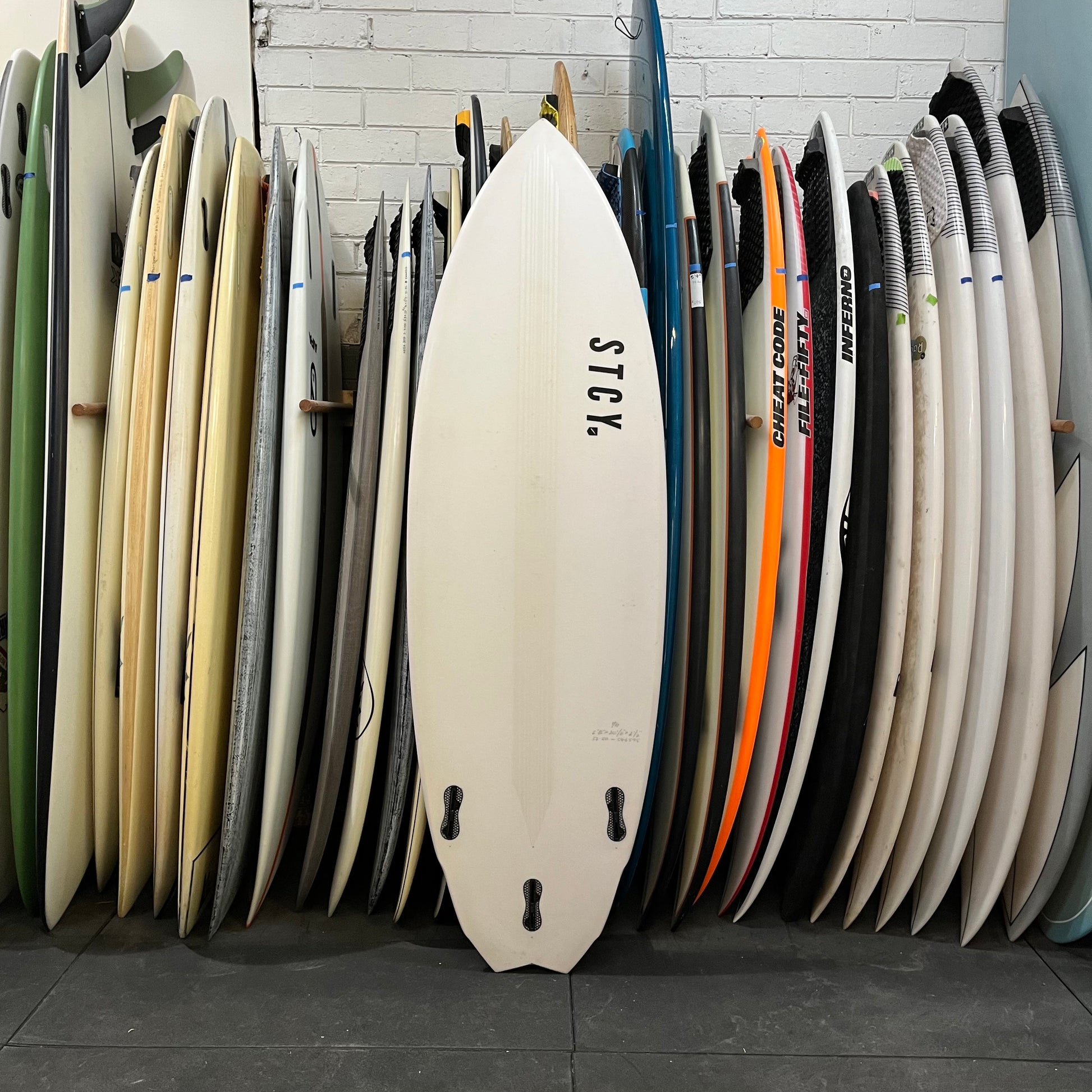 Stacey Roach 2 5'8" secondhand surfboard bottom view