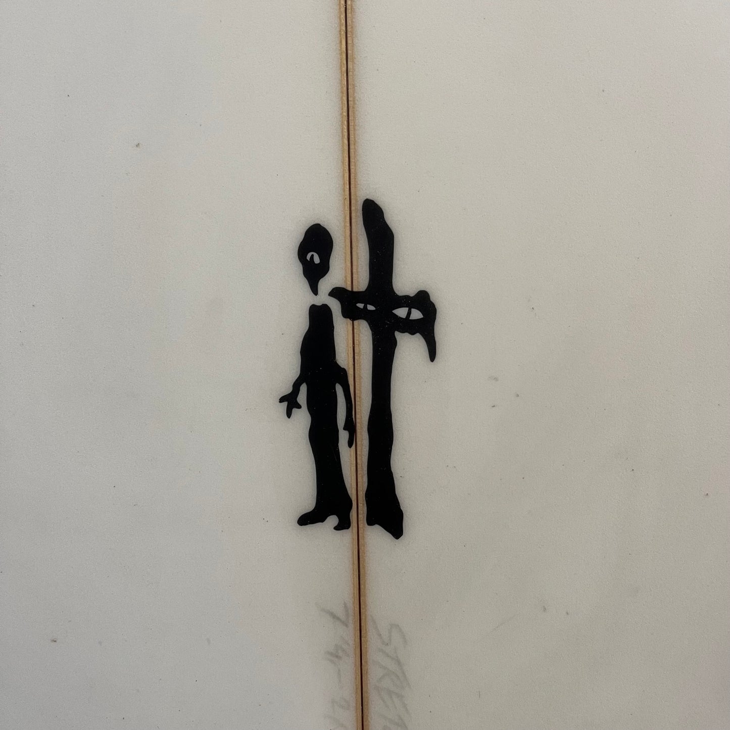 Stretch IT 7'4" secondhand surfboard model logo close-up