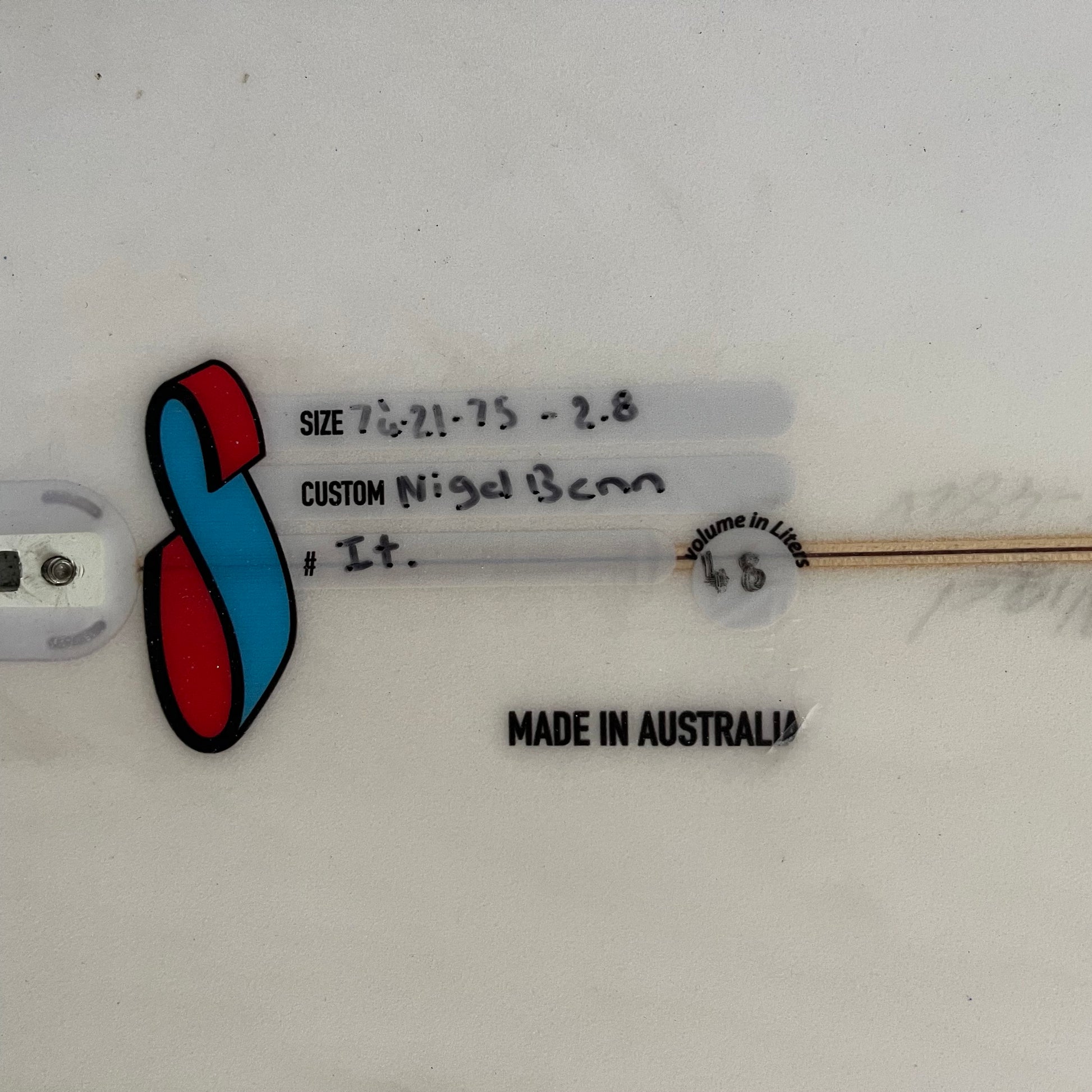 Stretch IT 7'4" secondhand surfboard dimensions close-up