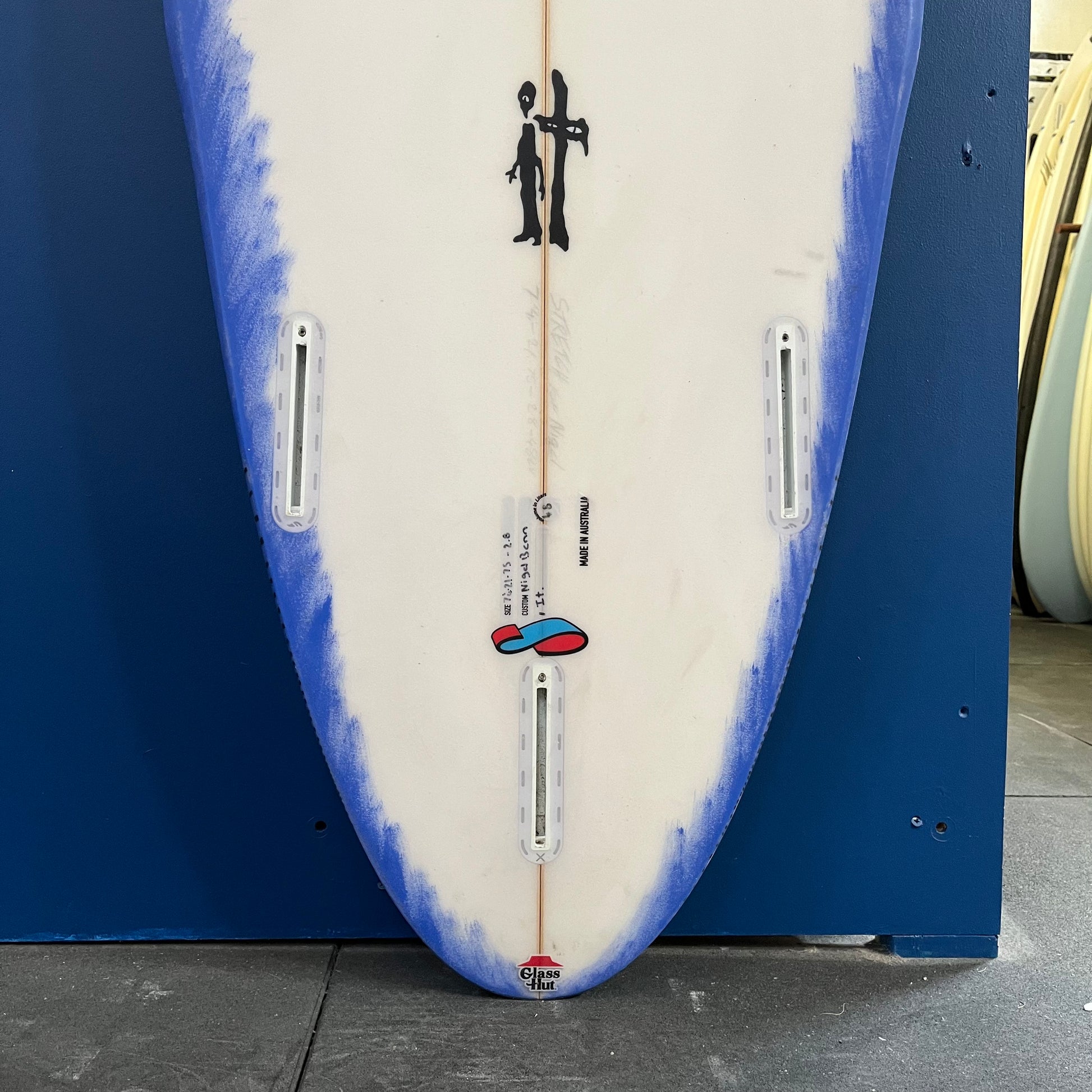 Stretch IT 7'4" secondhand surfboard fin box close-up