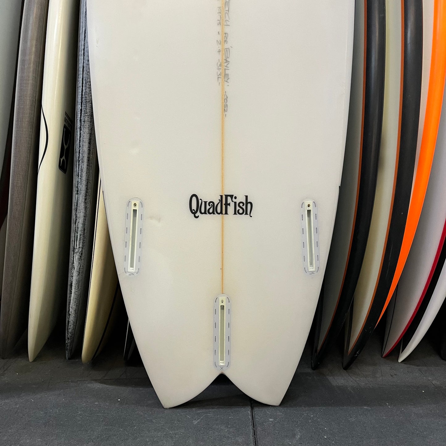 Stretch Quad Fish 5'6" secondhand surfboard fin box close-up