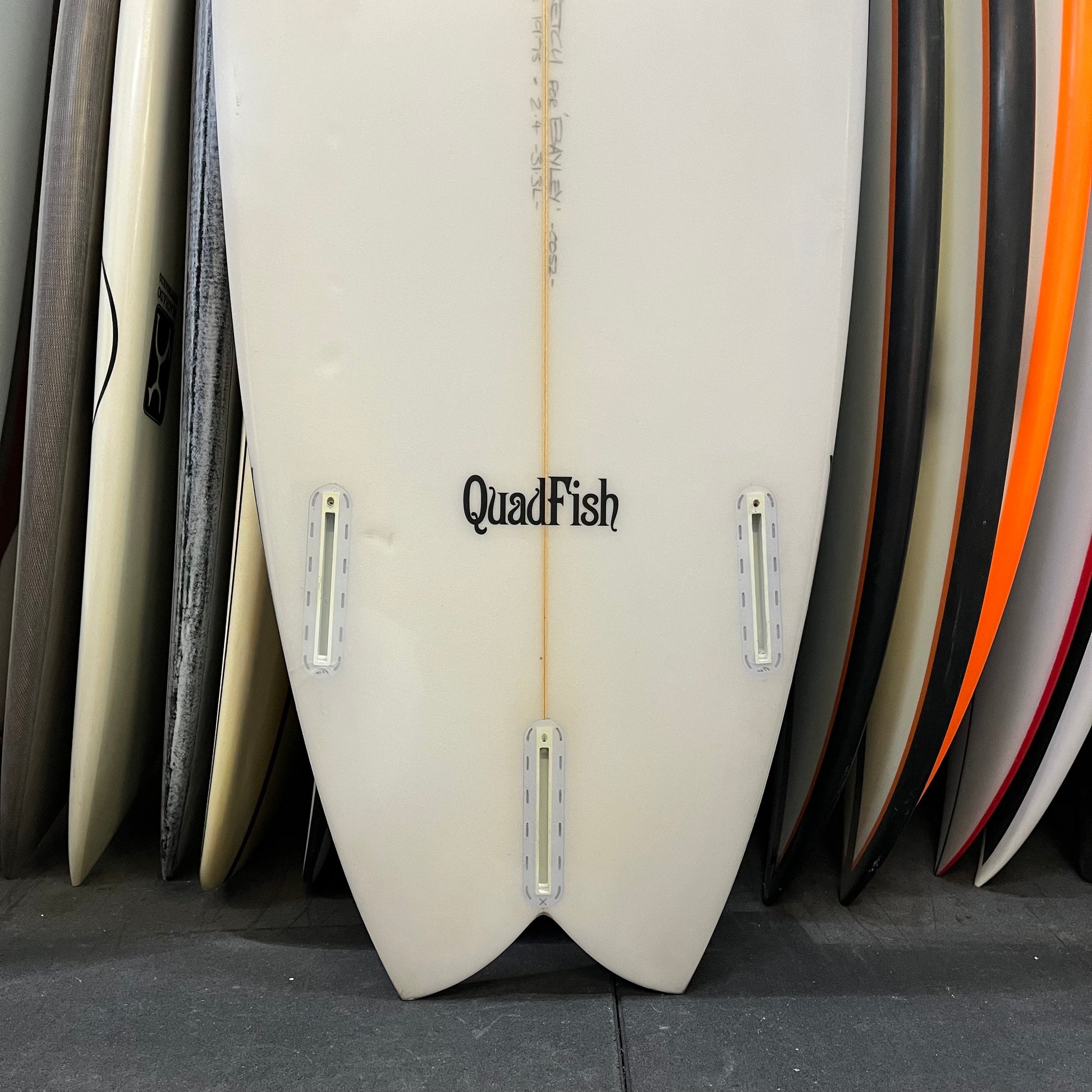 Stretch Quad Fish 5'6" secondhand surfboard fin box close-up