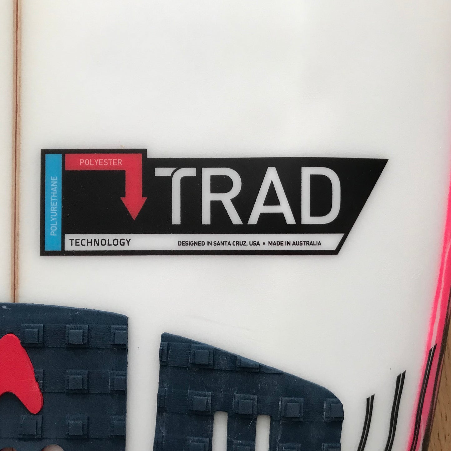 Stretch Super Buzz 5'6" secondhand surfboard construction close-up