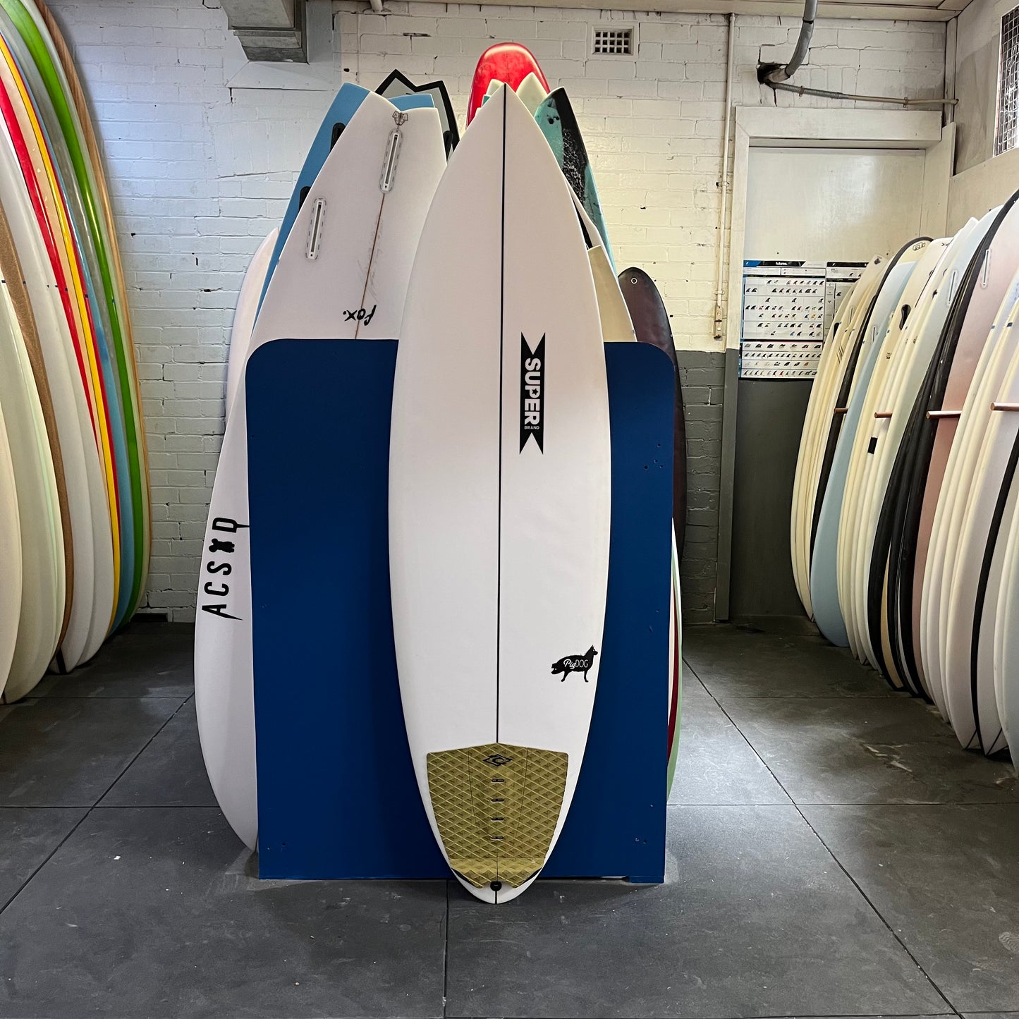 Superbrand Pig Dog 6'1" secondhand surfboard top view