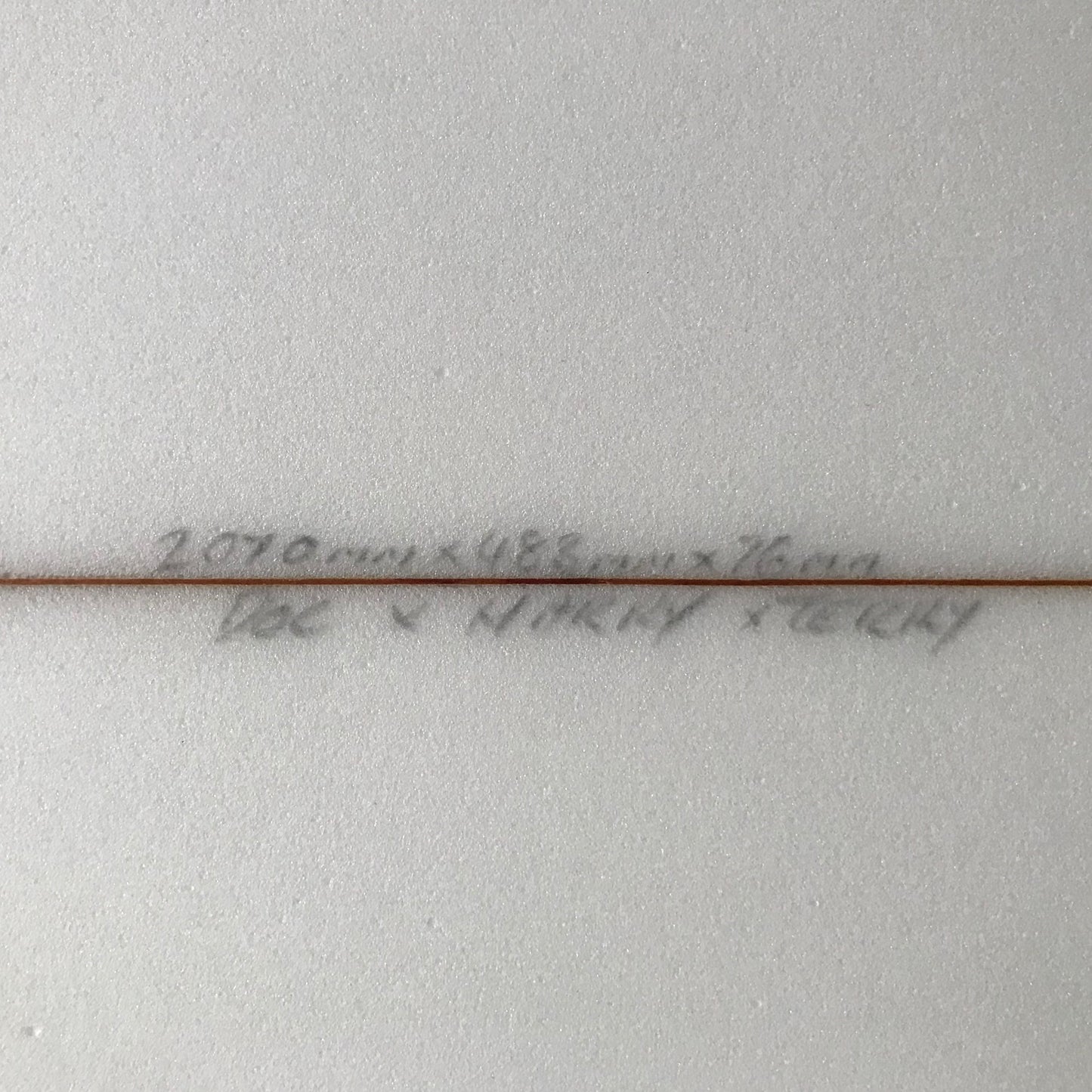 Thomas Surfboards 'Terry Fitzgerald' single fin 6'9" secondhand surfboard dimensions close-up