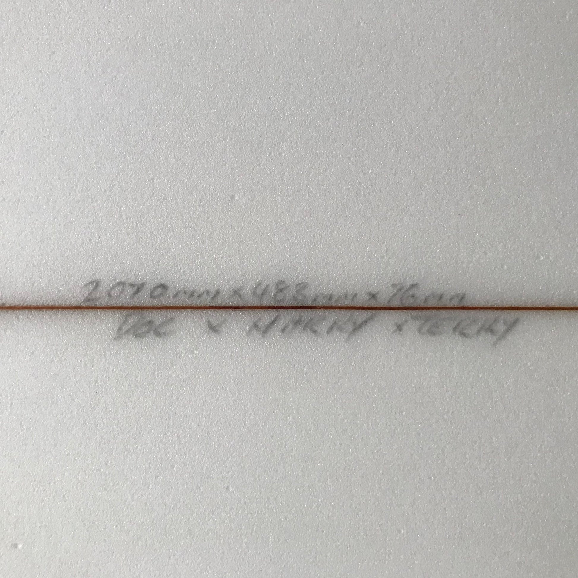 Thomas Surfboards 'Terry Fitzgerald' single fin 6'9" secondhand surfboard dimensions close-up