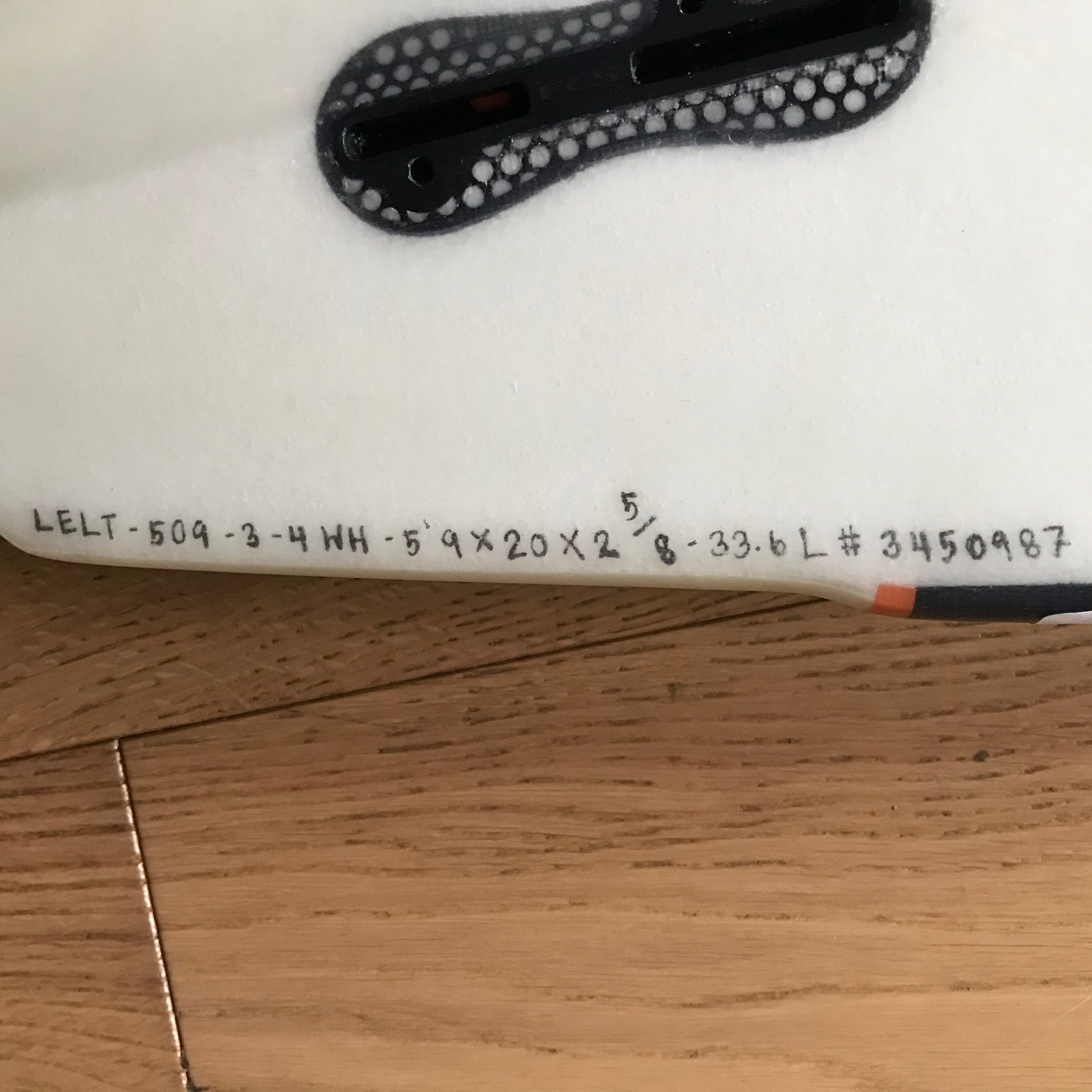 Tomo El Tomo Fish 5'9" secondhand surfboard dimensions close-up