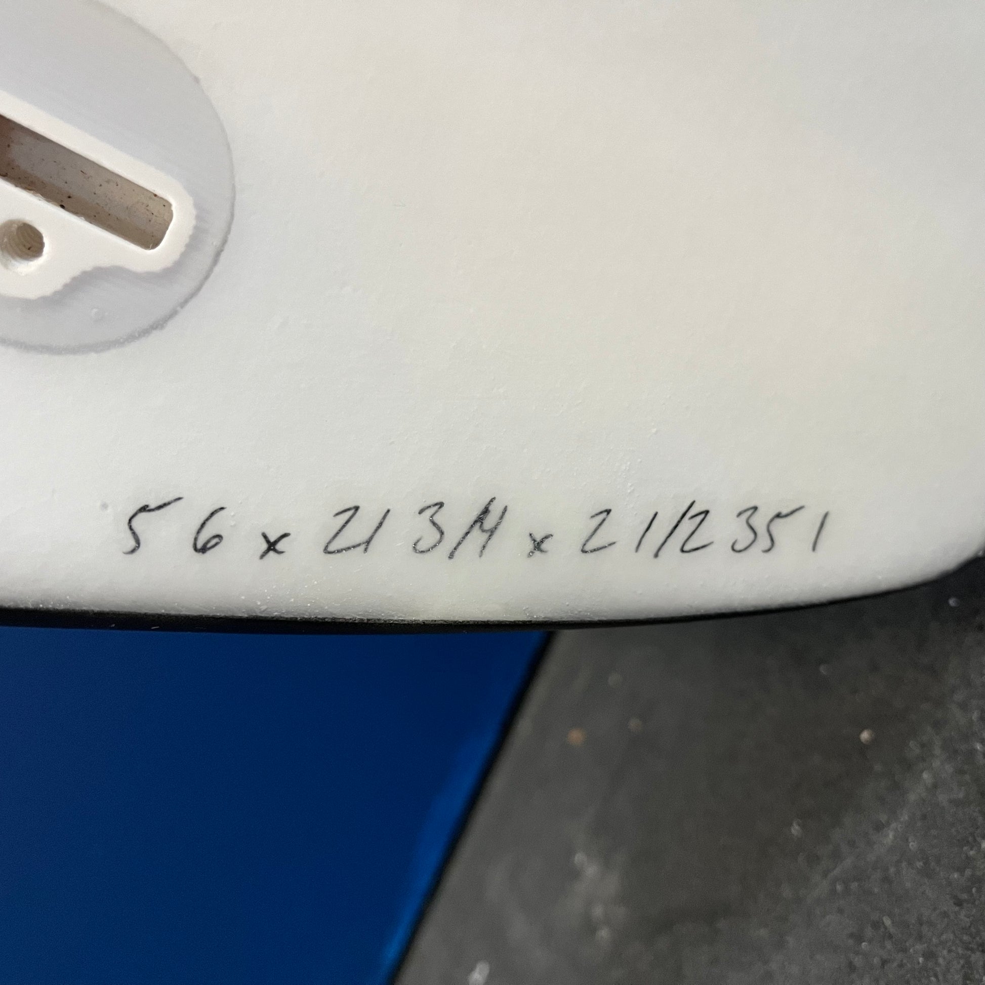 Toniq Summer Sled 5'6" secondhand surfboard dimensions close-up