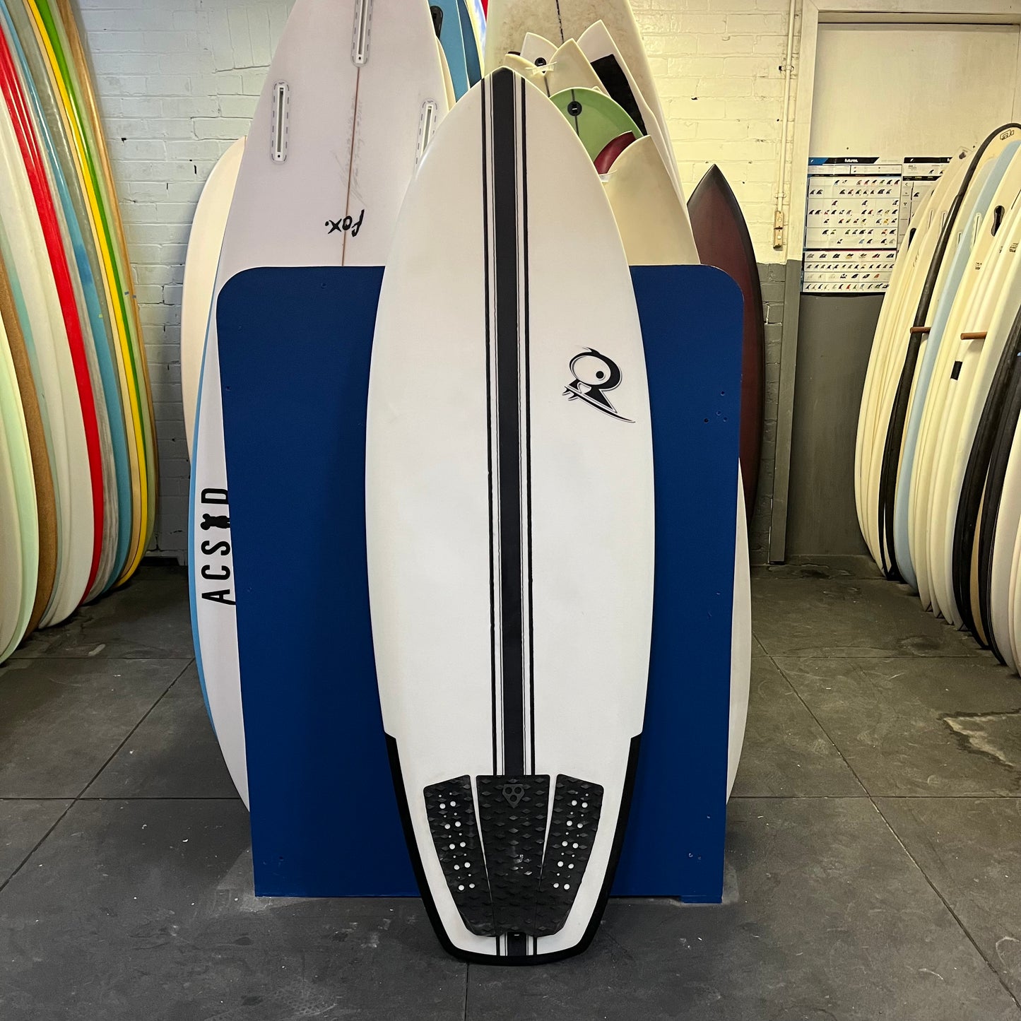 Toniq Summer Sled 5'6" secondhand surfboard top view